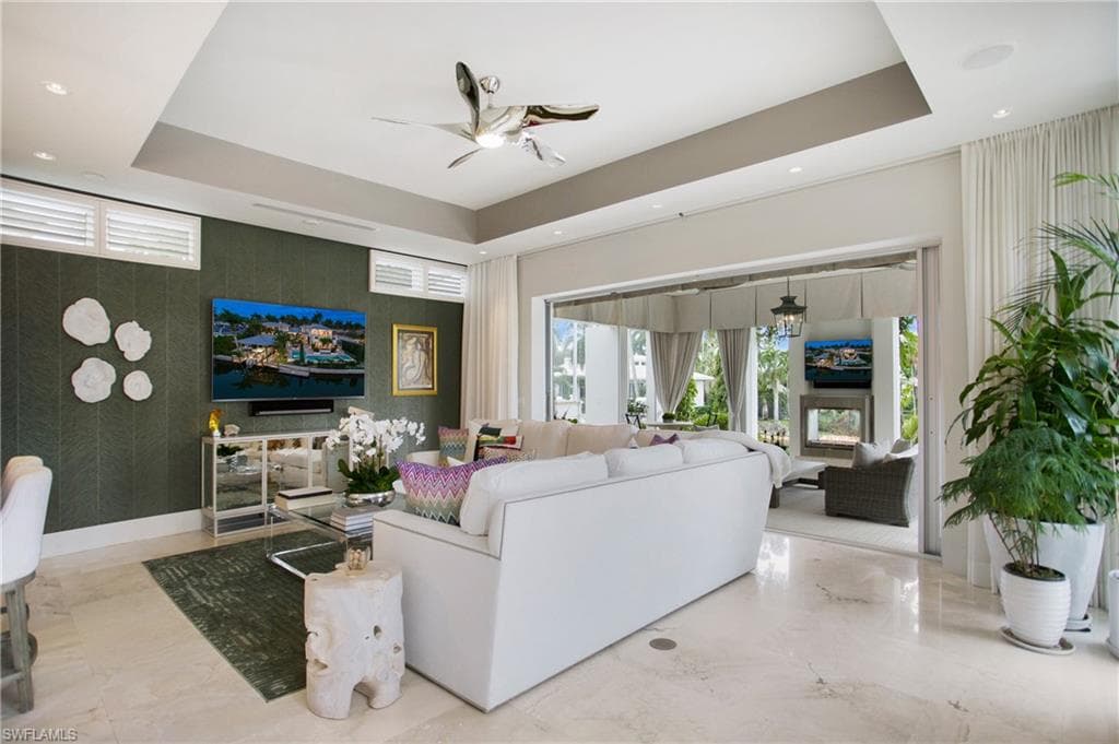 2290 Tarpon Rd, Naples, FL 34102-28