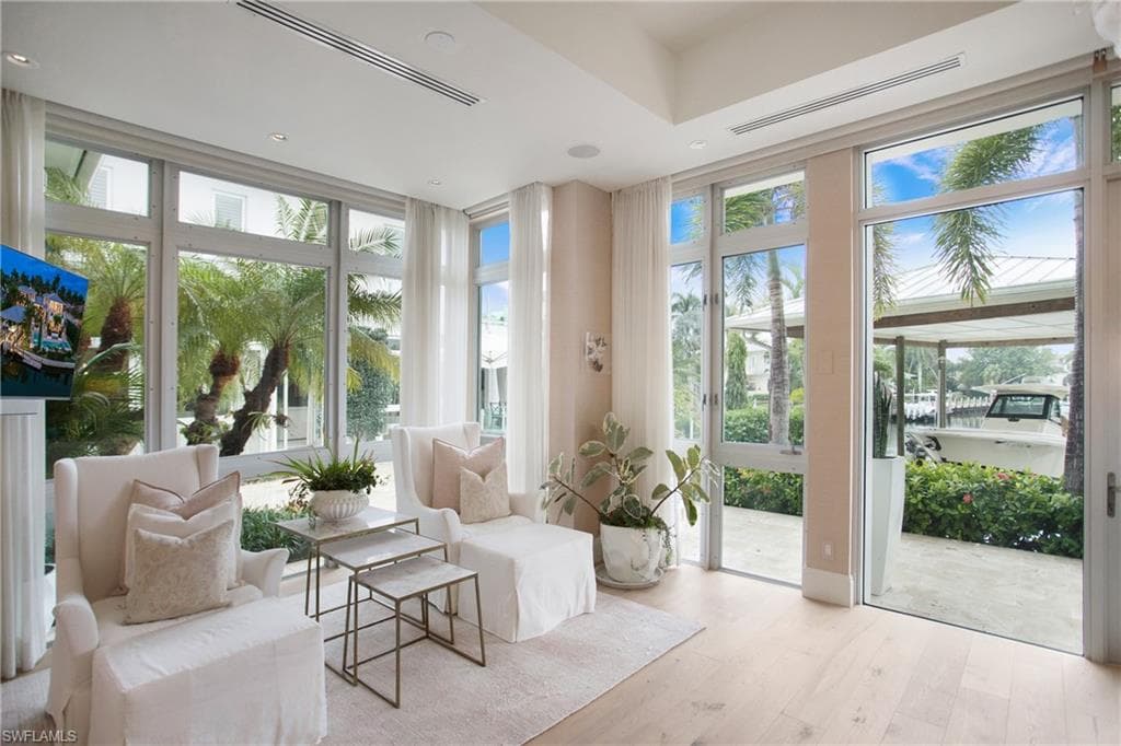 2290 Tarpon Rd, Naples, FL 34102-36