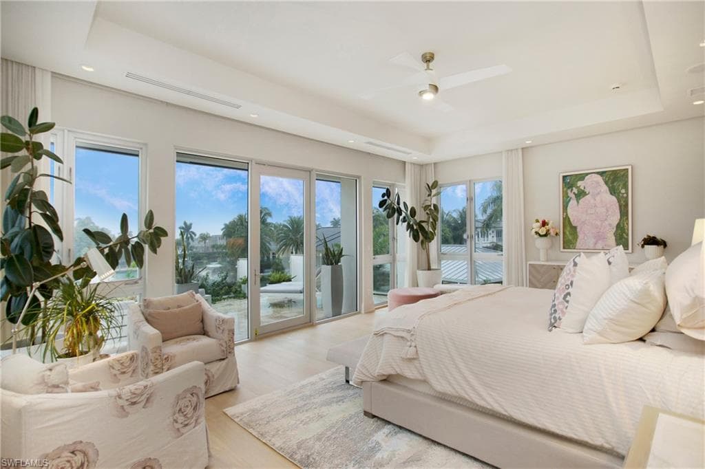 2290 Tarpon Rd, Naples, FL 34102-39