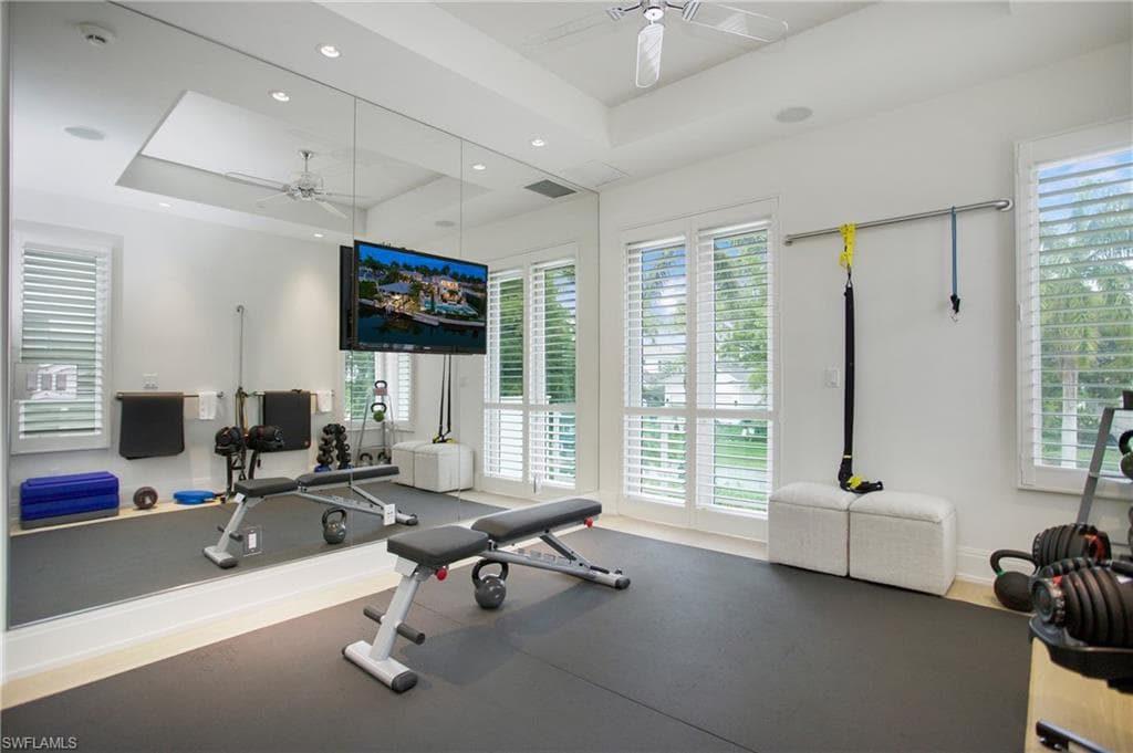 2290 Tarpon Rd, Naples, FL 34102-46