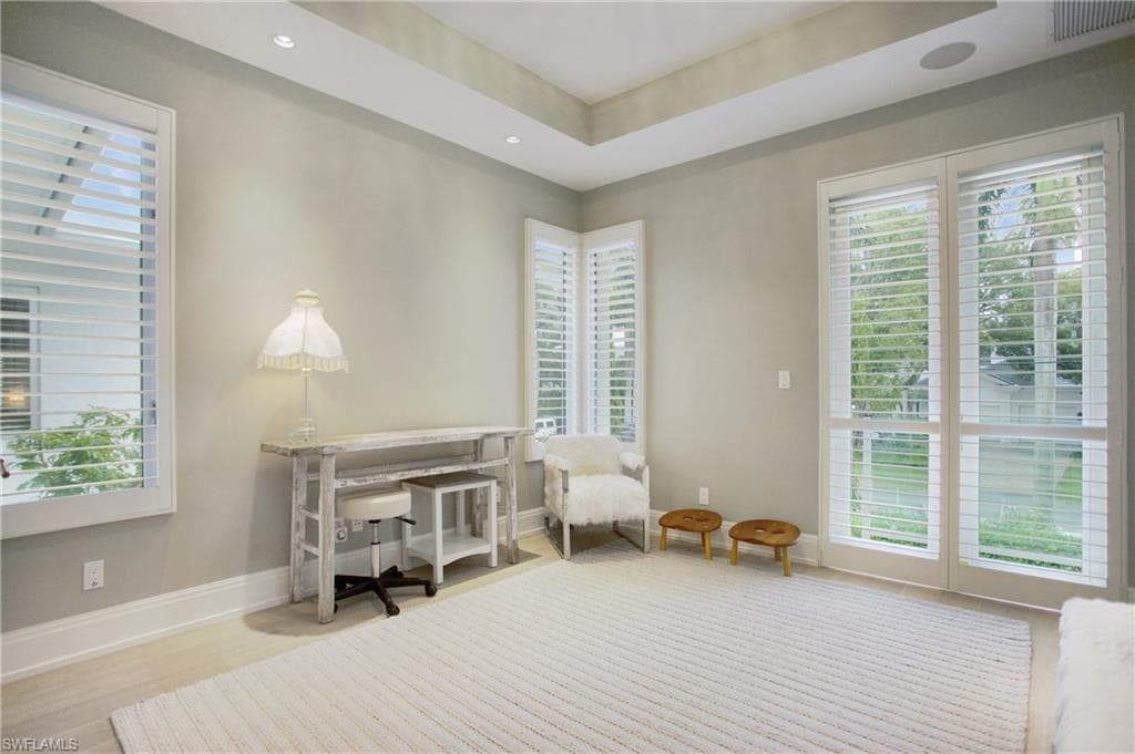 2290 Tarpon Rd, Naples, FL 34102-47