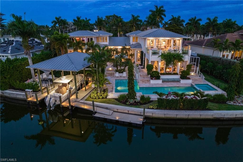 2290 Tarpon Rd, Naples, FL 34102-3
