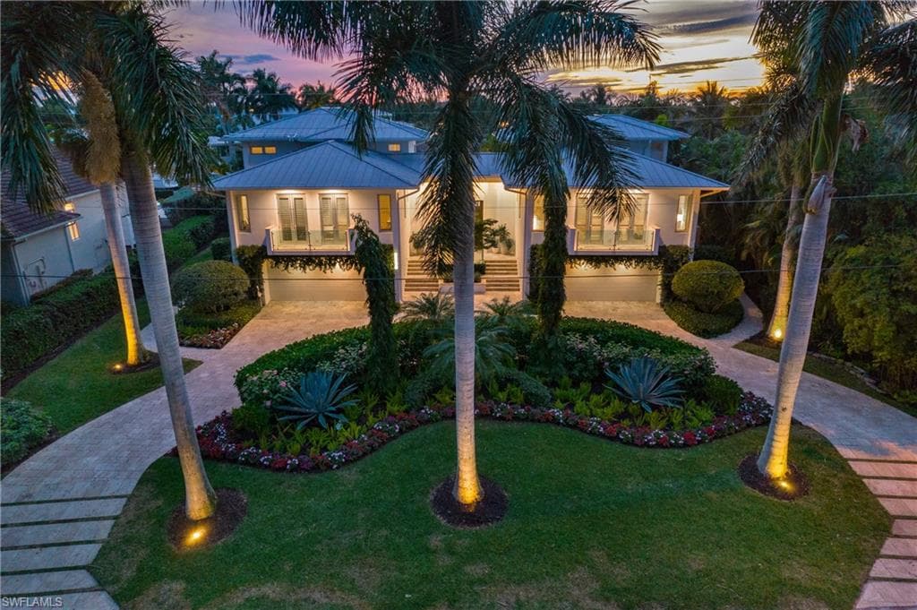 2290 Tarpon Rd, Naples, FL 34102-49
