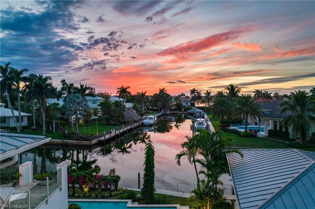2290 Tarpon Rd, Naples, FL 34102-5