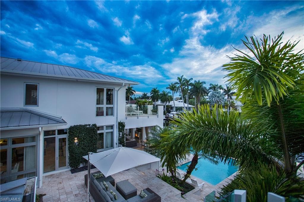 2290 Tarpon Rd, Naples, FL 34102-7