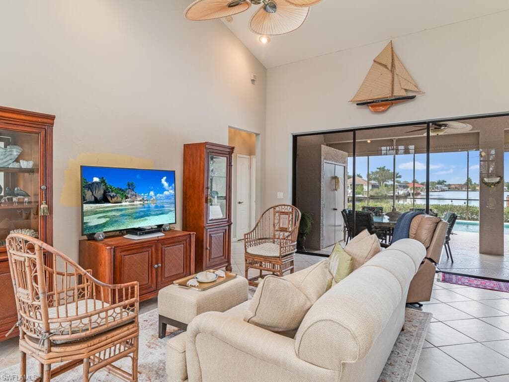 171 Cays Dr, Naples, FL 34114-9