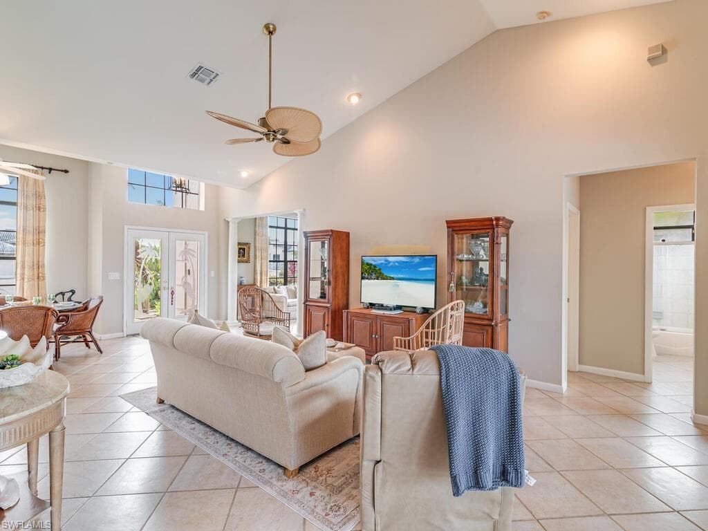 171 Cays Dr, Naples, FL 34114-10