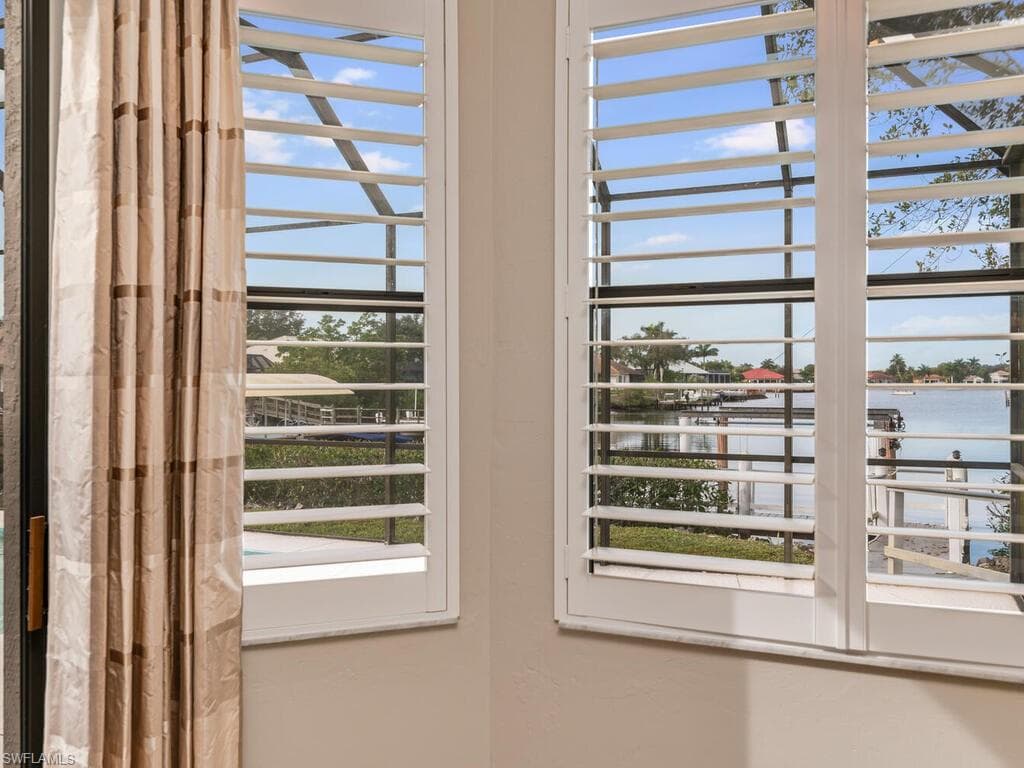 171 Cays Dr, Naples, FL 34114-22