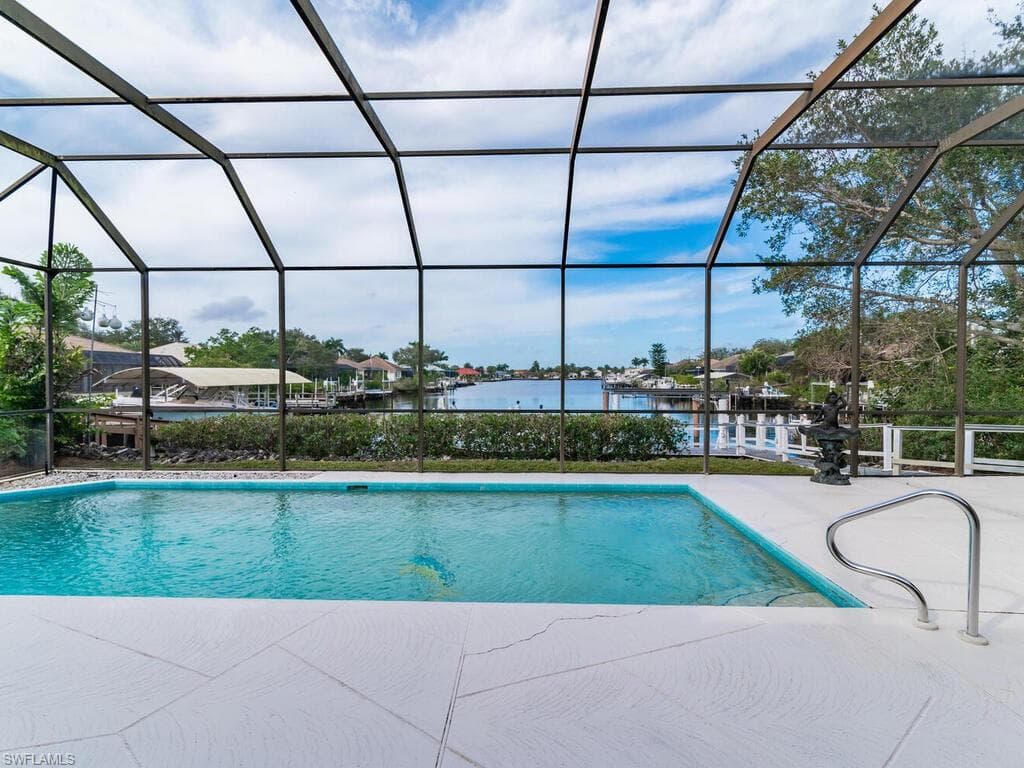 171 Cays Dr, Naples, FL 34114-27