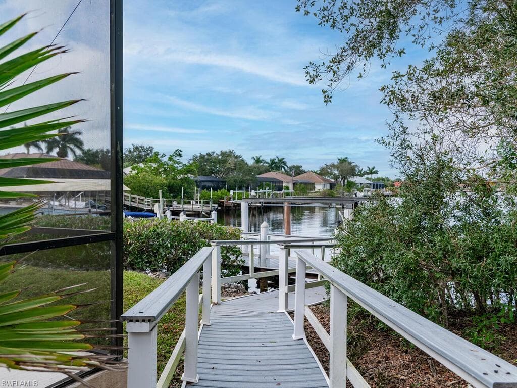 171 Cays Dr, Naples, FL 34114-30