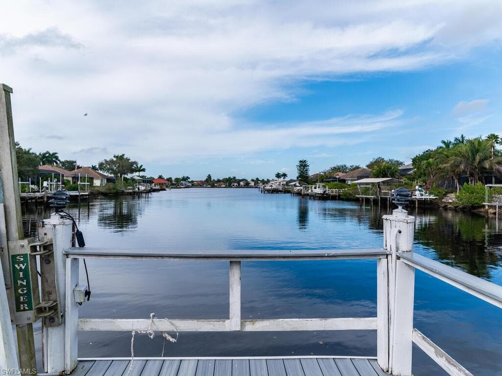 171 Cays Dr, Naples, FL 34114-32