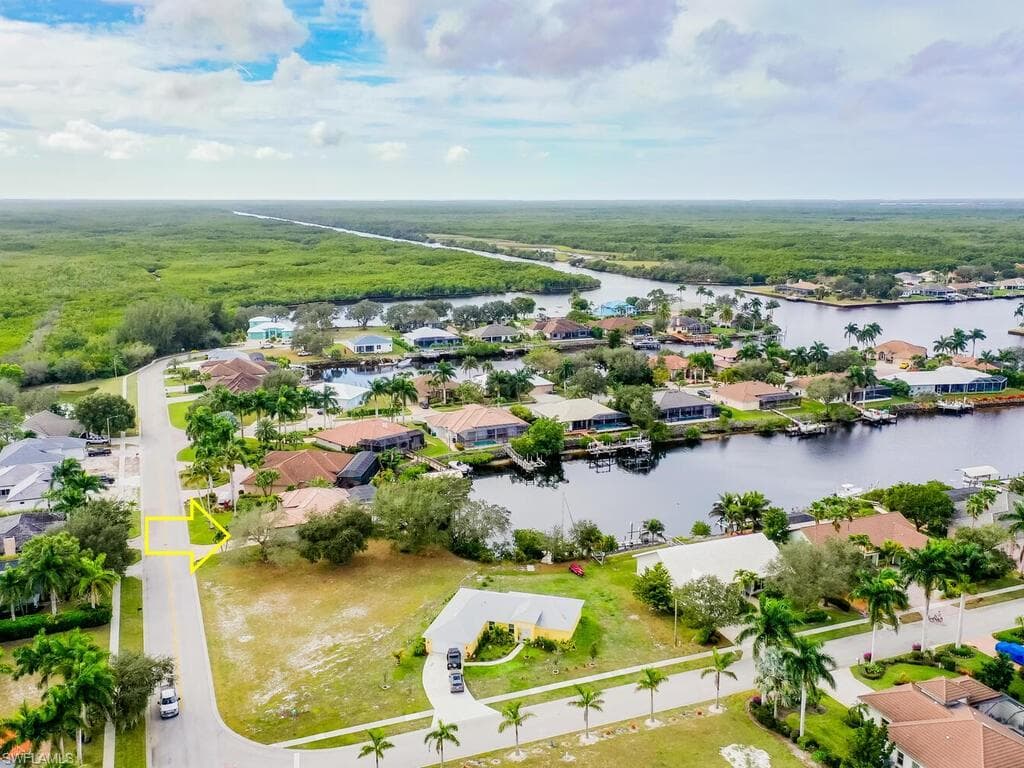 171 Cays Dr, Naples, FL 34114-34