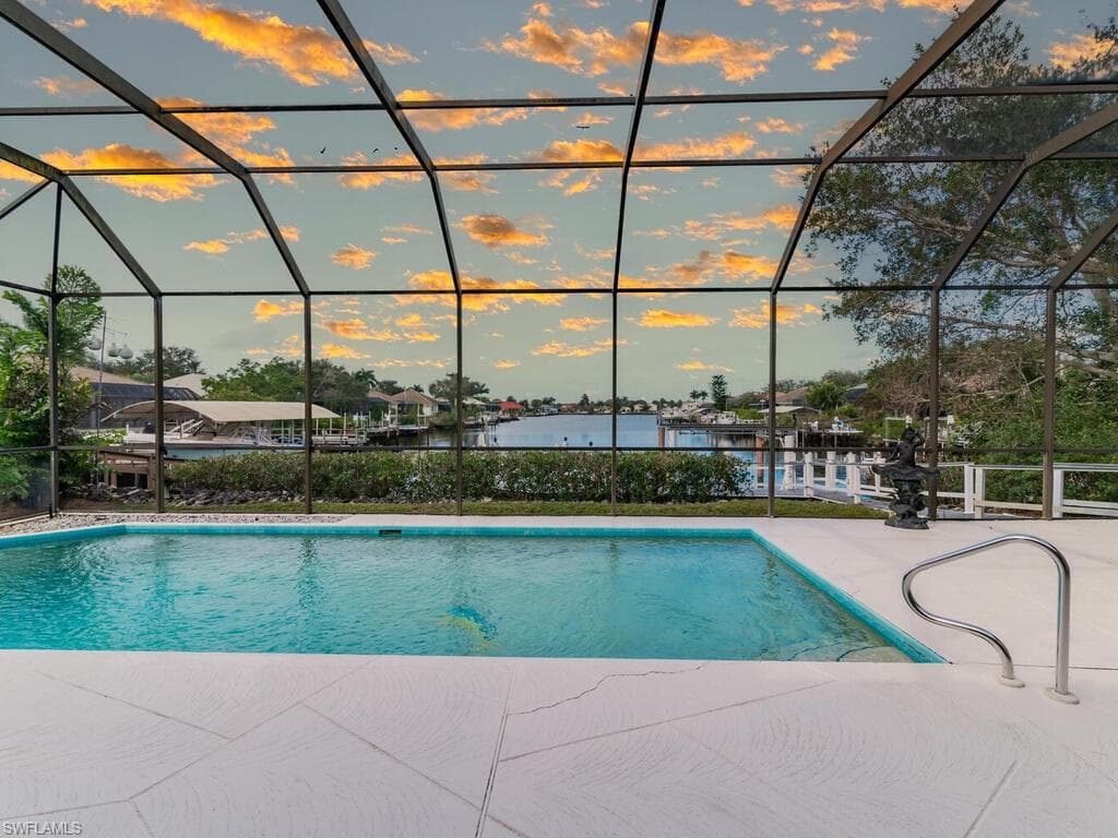 171 Cays Dr, Naples, FL 34114-2