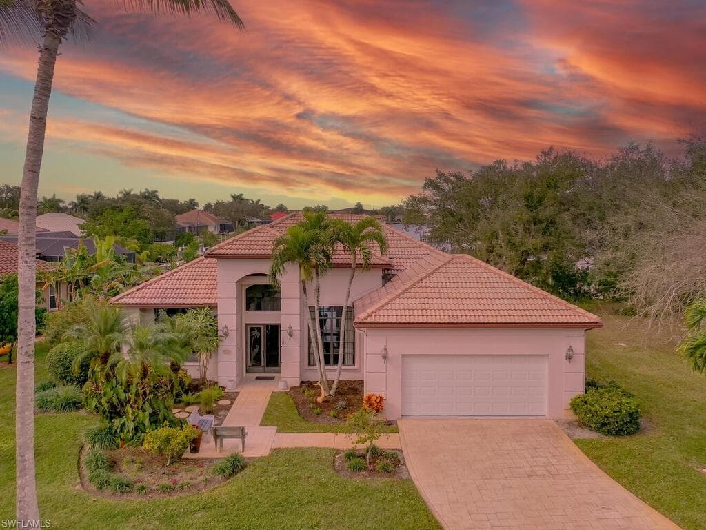 171 Cays Dr, Naples, FL 34114-42