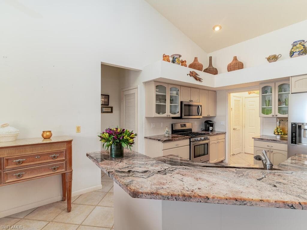 171 Cays Dr, Naples, FL 34114-4