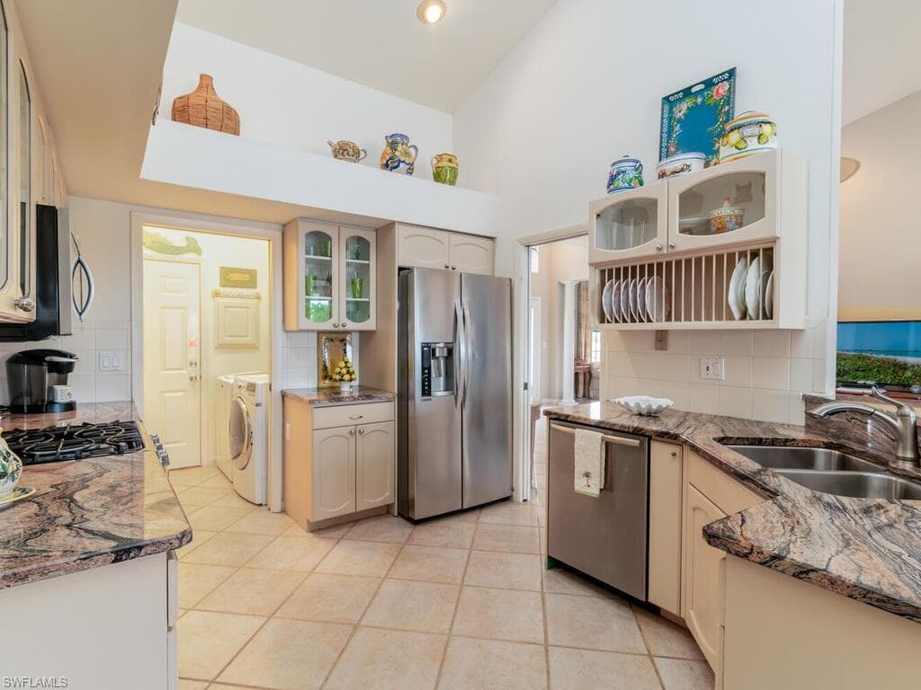 171 Cays Dr, Naples, FL 34114-7