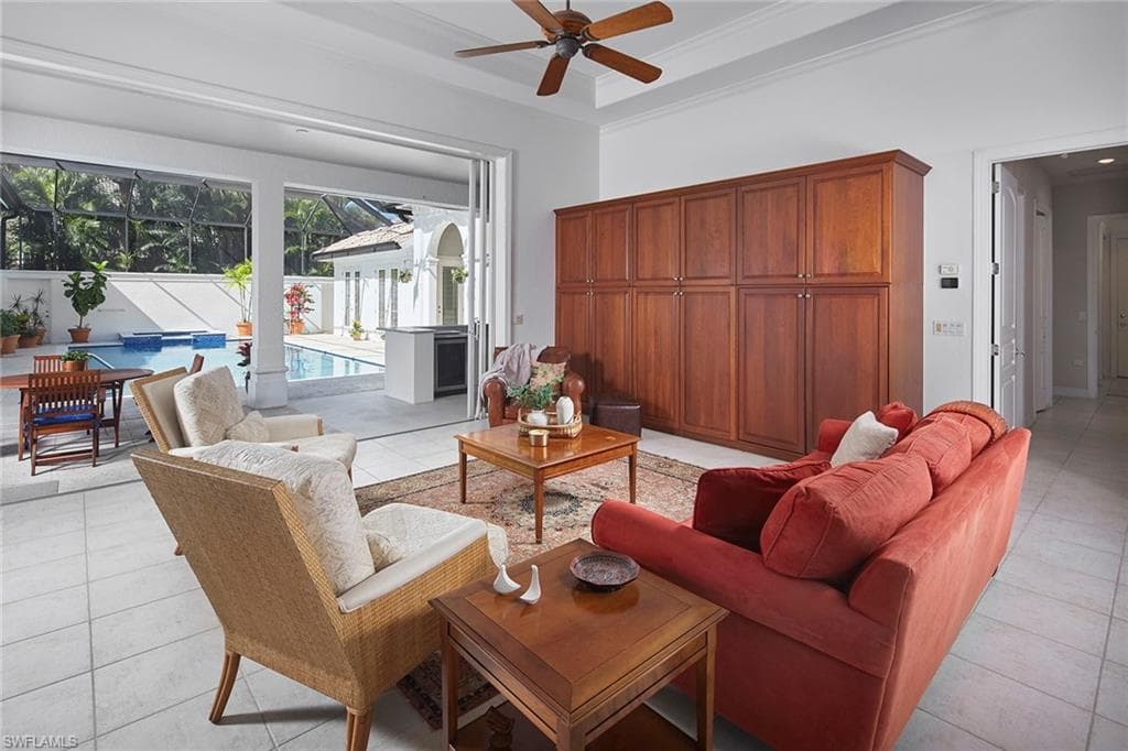 2382 King Palm Way, Naples, FL 34105-10