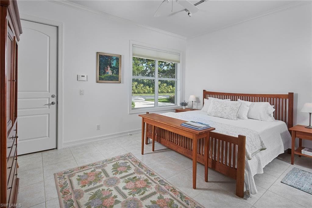 2382 King Palm Way, Naples, FL 34105-23