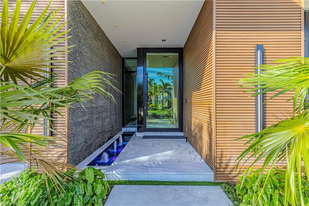 1100 Sandpiper St, Naples, FL 34102-13
