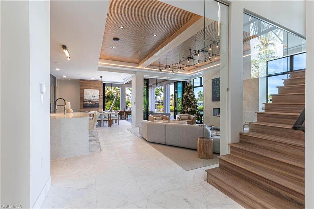 1100 Sandpiper St, Naples, FL 34102-32