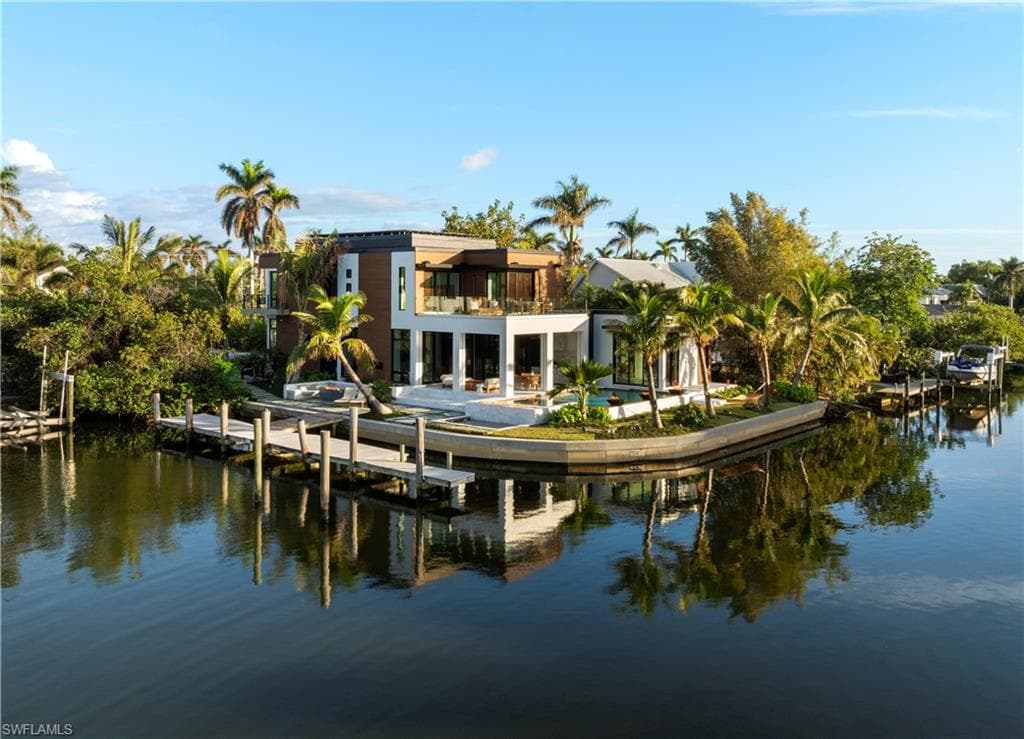 1100 Sandpiper St, Naples, FL 34102-2