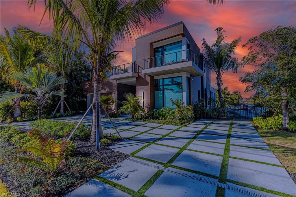 1100 Sandpiper St, Naples, FL 34102-45
