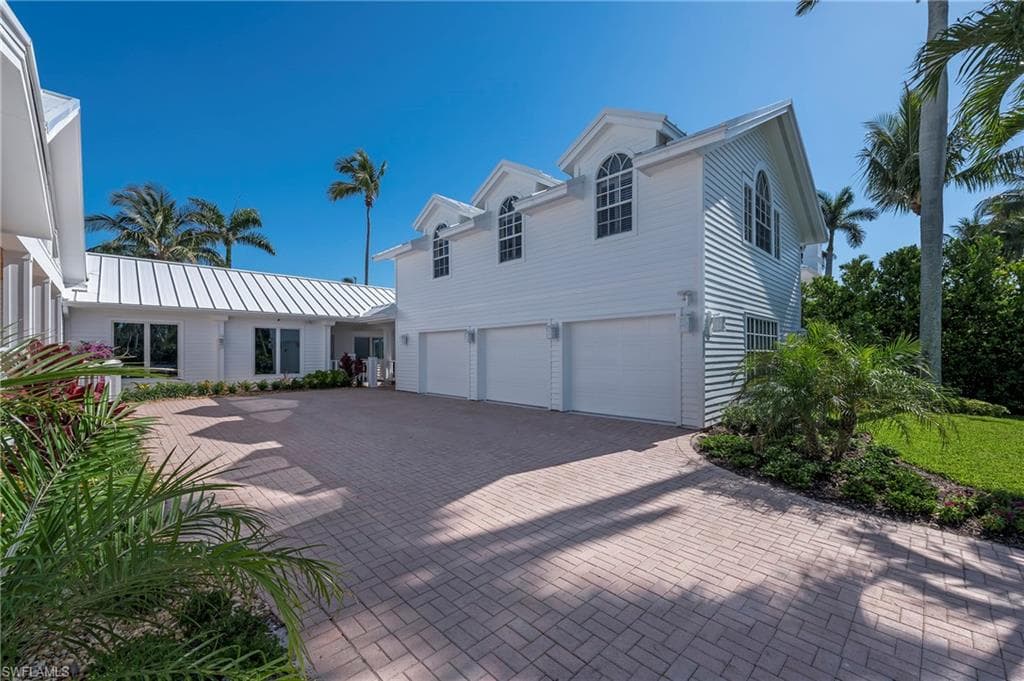 71 18th Ave S, Naples, FL 34102-8