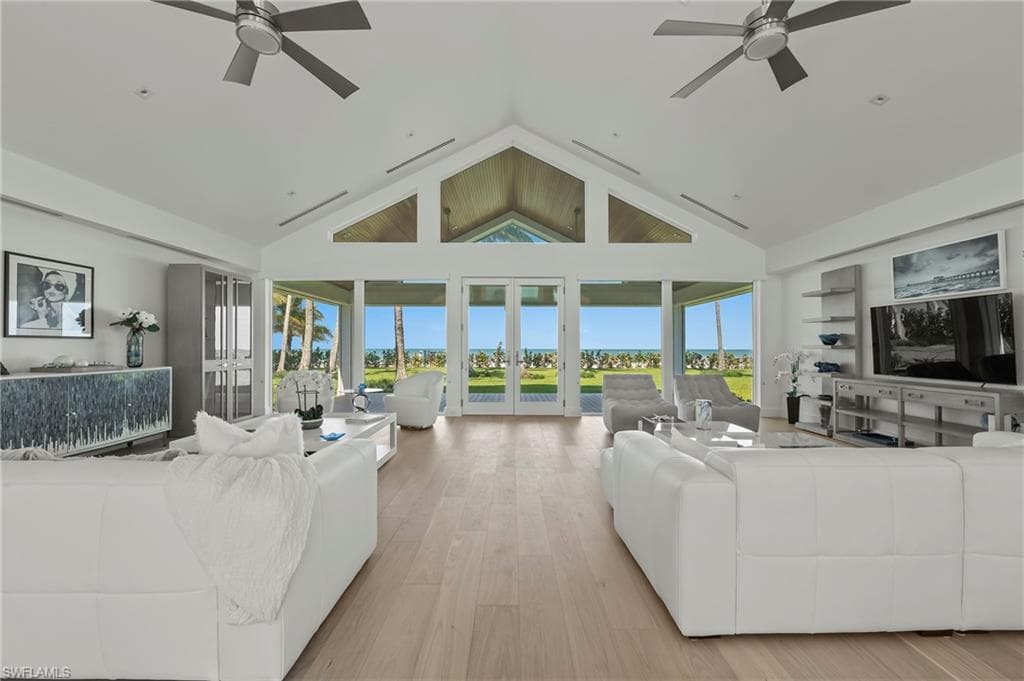 71 18th Ave S, Naples, FL 34102-9