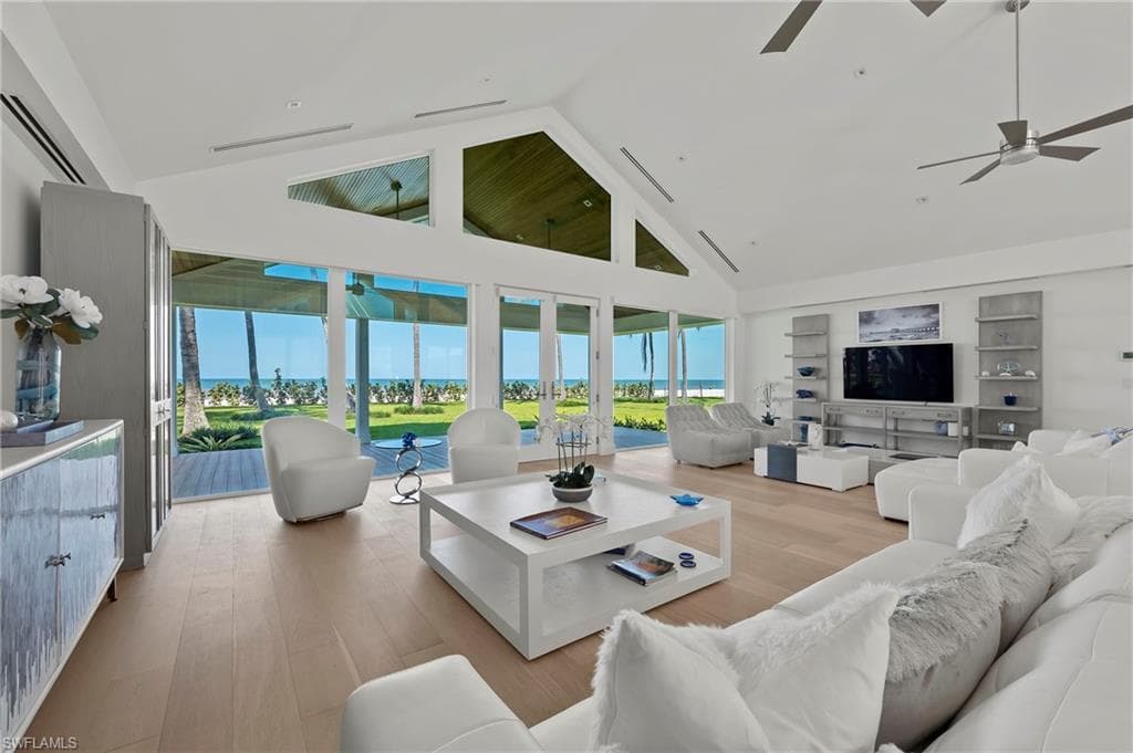 71 18th Ave S, Naples, FL 34102-10
