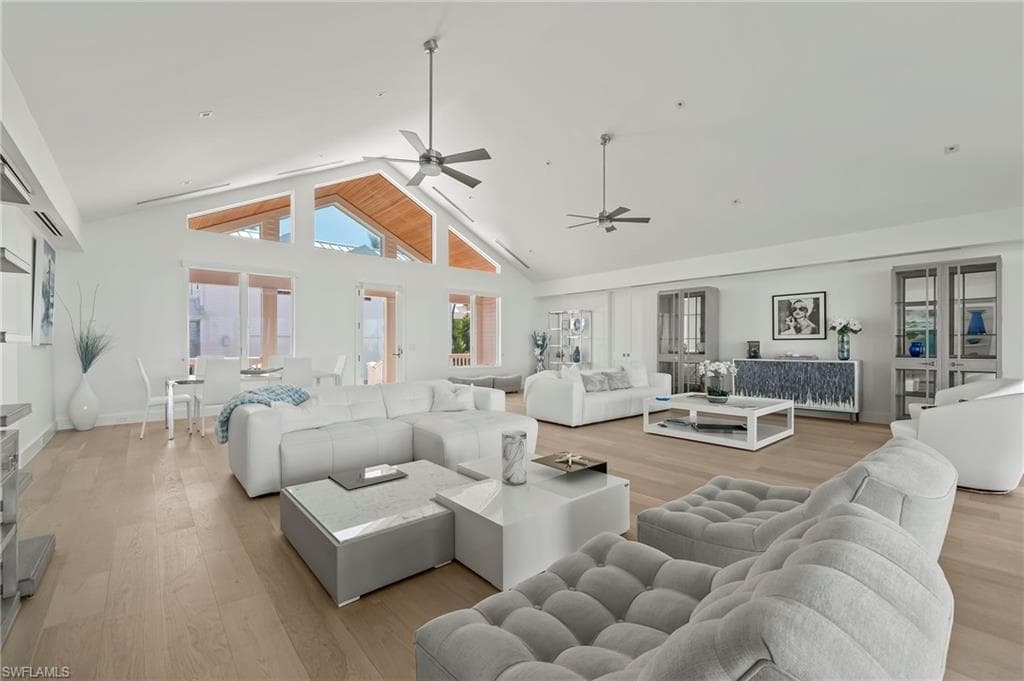 71 18th Ave S, Naples, FL 34102-17