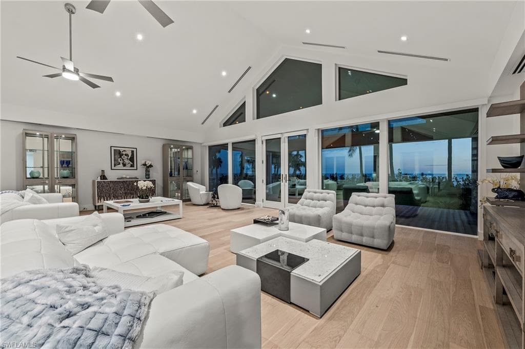 71 18th Ave S, Naples, FL 34102-48