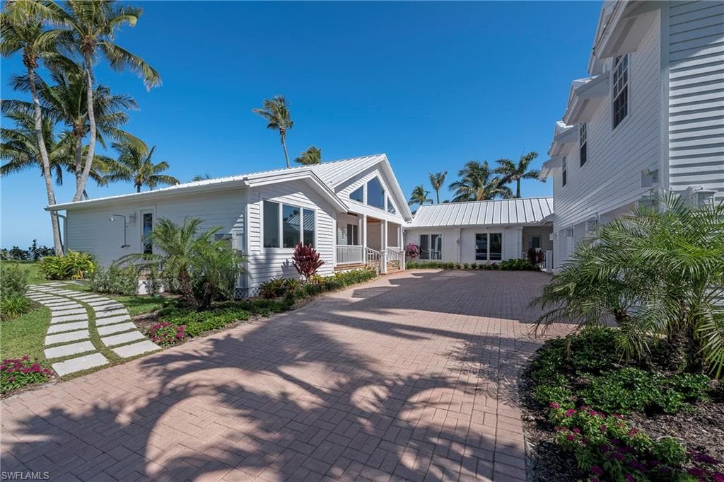 71 18th Ave S, Naples, FL 34102-6