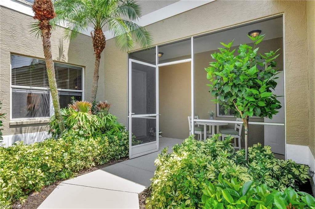 857 Carrick Bend Cir 101, Naples, FL 34110-1
