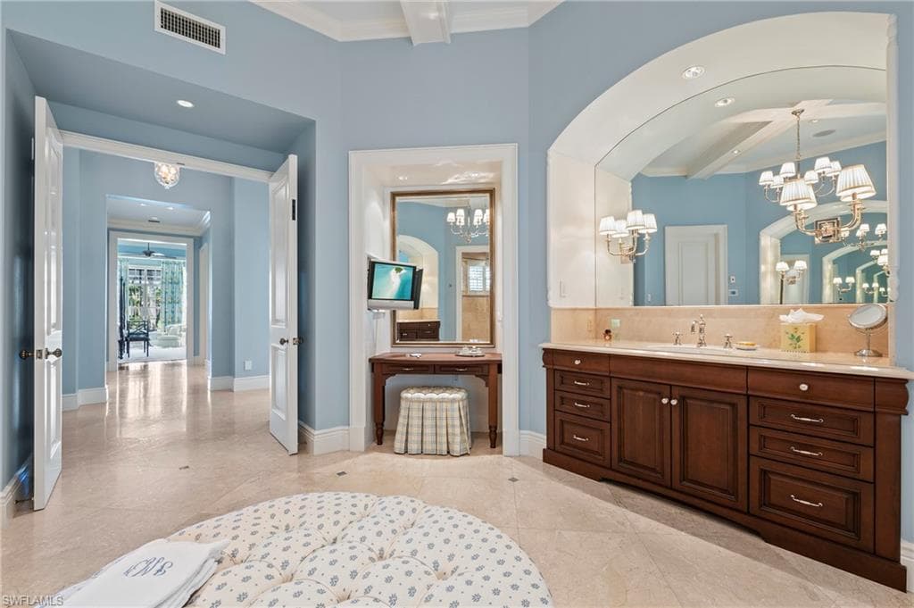 1437 Nighthawk Pt, Naples, FL 34105-21