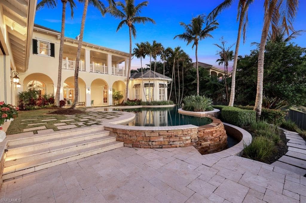 1437 Nighthawk Pt, Naples, FL 34105-3