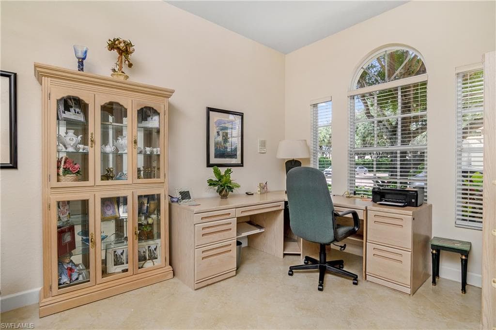 2256 Island Cove Cir, Naples, FL 34109-21