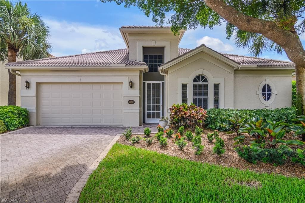 2256 Island Cove Cir, Naples, FL 34109-3