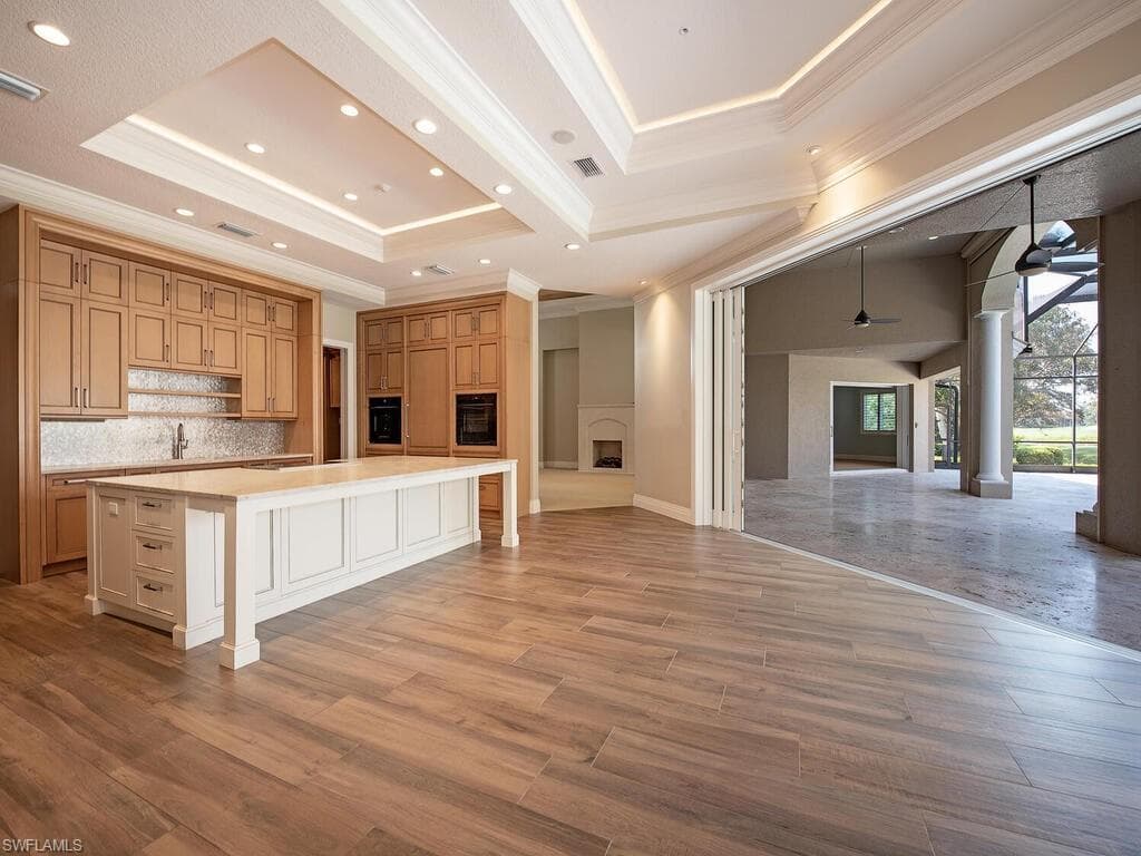 2835 Silverleaf Ln, Naples, FL 34105-16