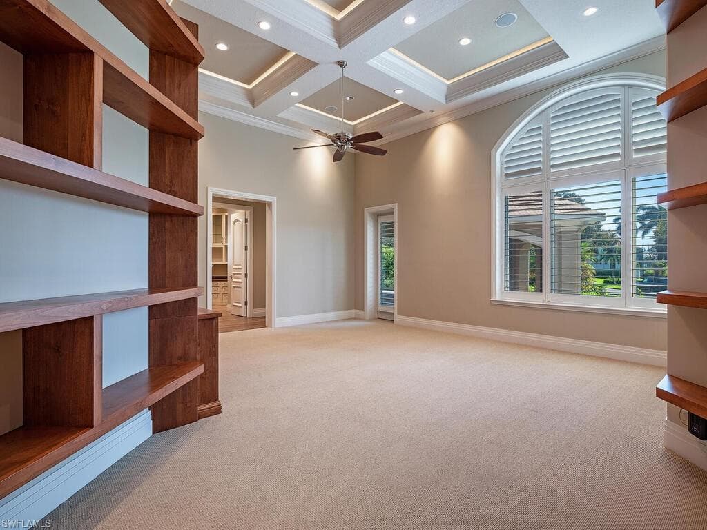 2835 Silverleaf Ln, Naples, FL 34105-21