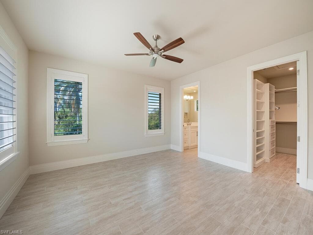 2835 Silverleaf Ln, Naples, FL 34105-24