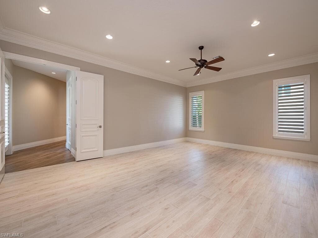 2835 Silverleaf Ln, Naples, FL 34105-26