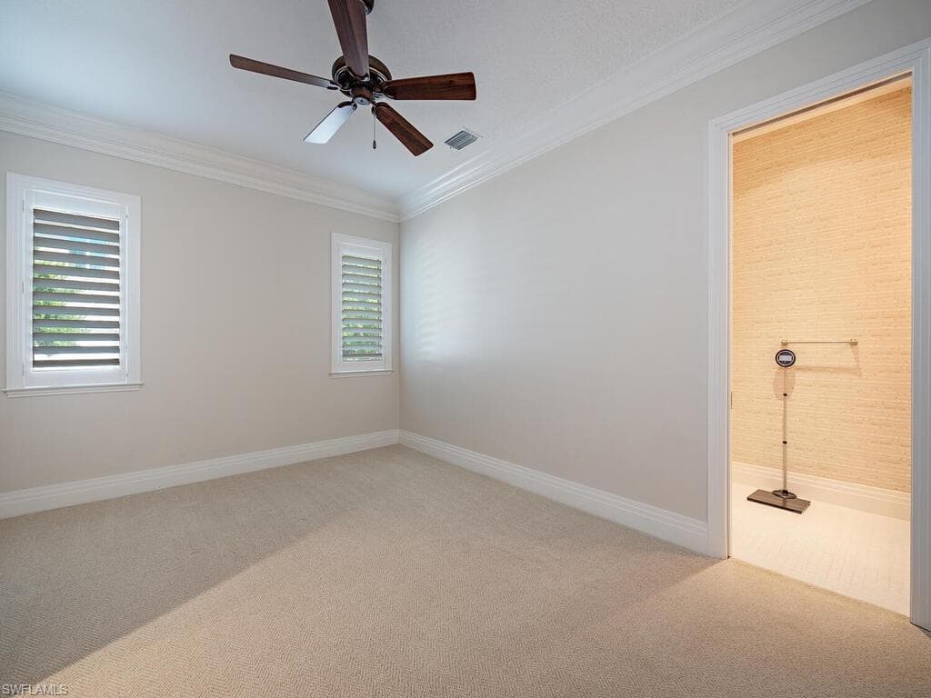 2835 Silverleaf Ln, Naples, FL 34105-30
