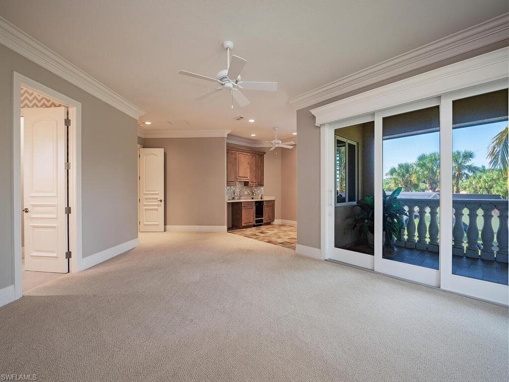 2835 Silverleaf Ln, Naples, FL 34105-34