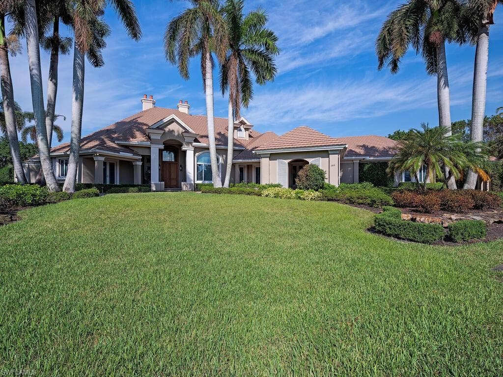 2835 Silverleaf Ln, Naples, FL 34105-2