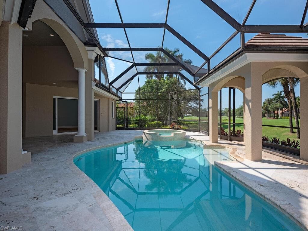 2835 Silverleaf Ln, Naples, FL 34105-3