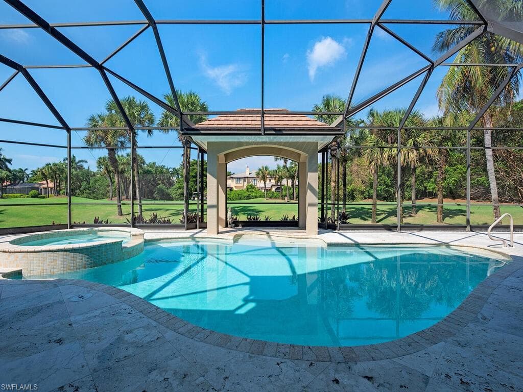 2835 Silverleaf Ln, Naples, FL 34105-4