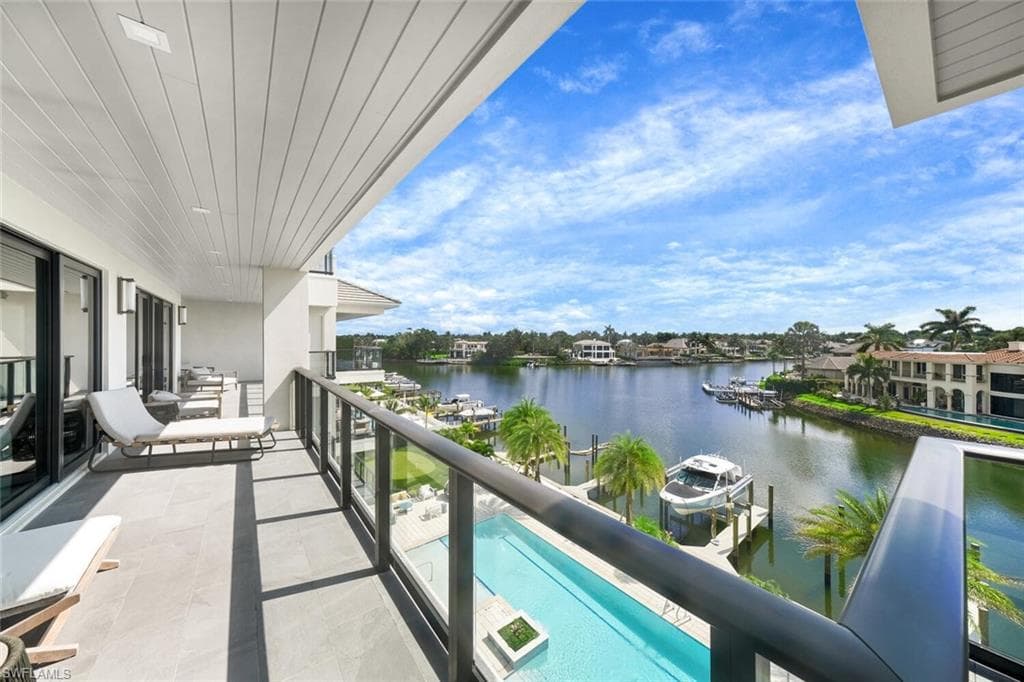 /property-images/224072420-2.jpg