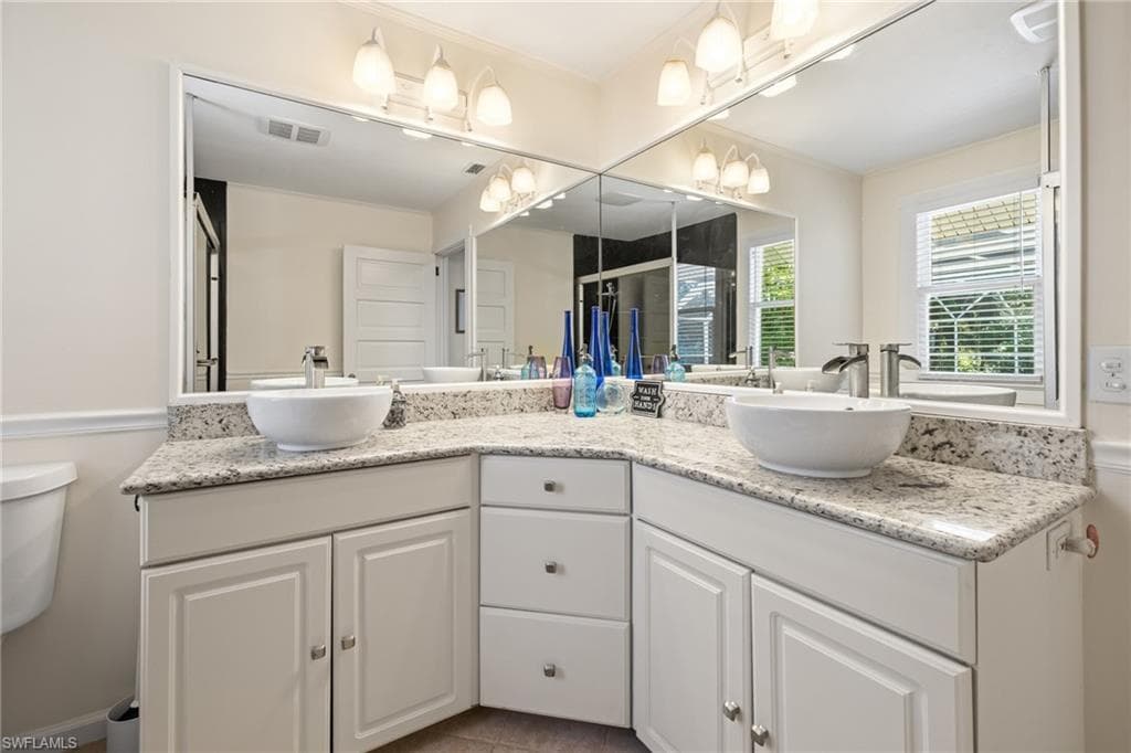 10630 Goodwin St, Bonita Springs, FL 34135-31