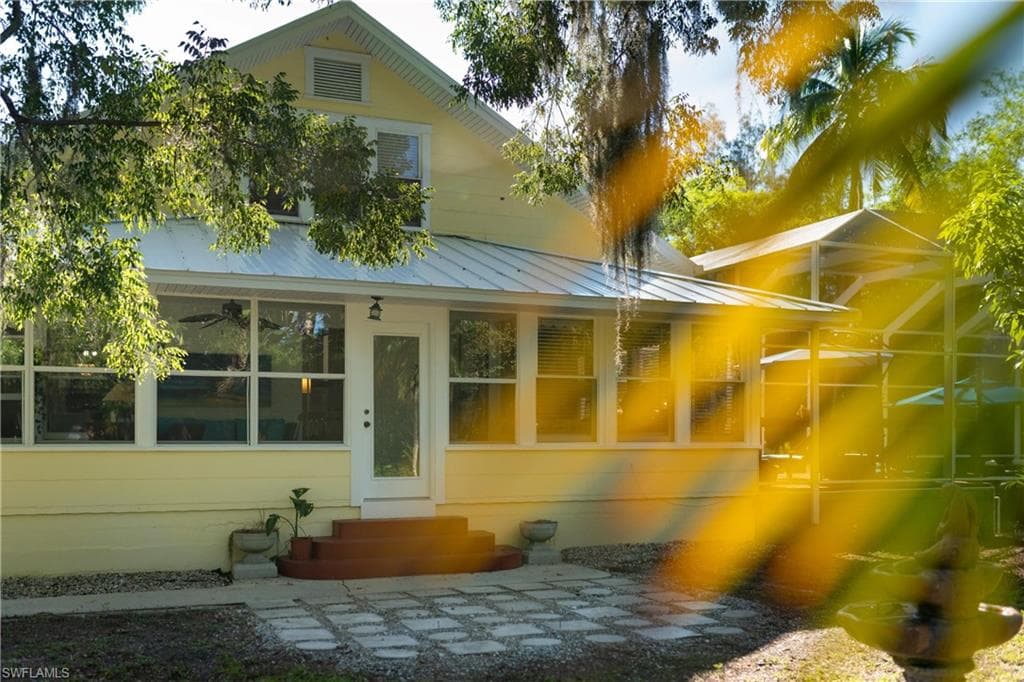 10630 Goodwin St, Bonita Springs, FL 34135-2
