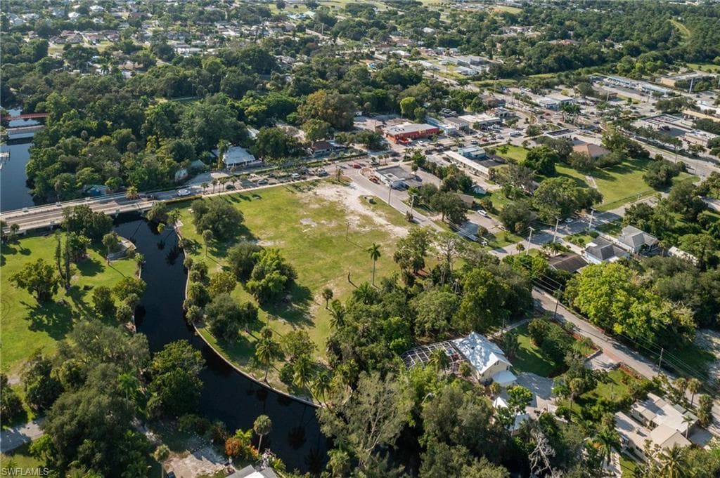 10630 Goodwin St, Bonita Springs, FL 34135-4